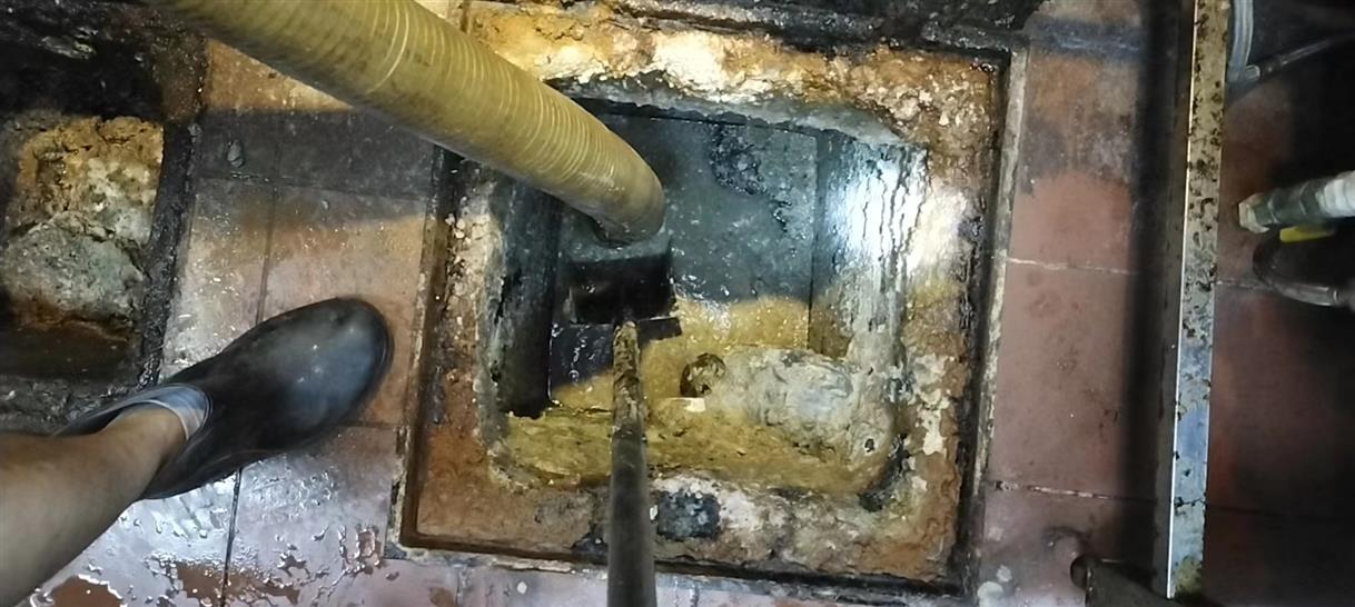 湖里污水池清理一般都有毒气，怎么预防中毒呢？